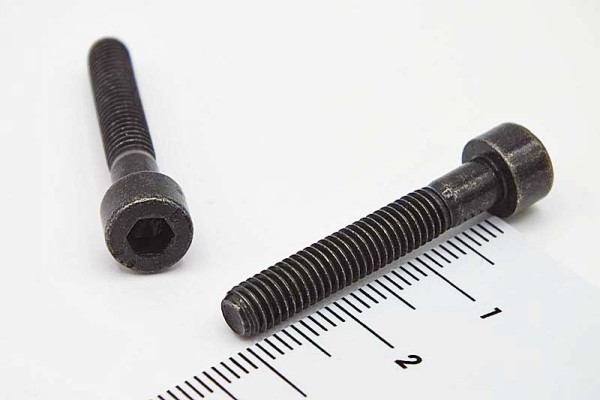 12435 Innensechskant M5x30 schwarz verzinkt VPE10St.
